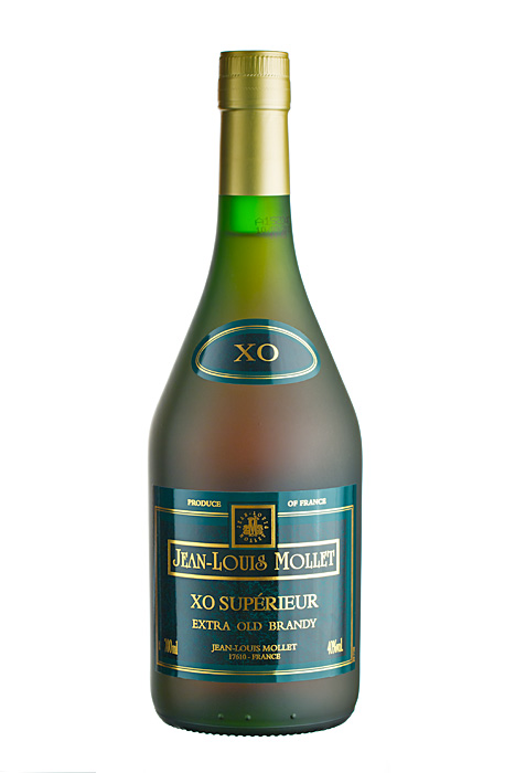 Фотосъемка алкоголя, бутылка бренди Jean-Louis Mollet XO