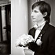 Фотосъёмка жениха с букетом, свадебная фотография
