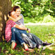 Фотосъёмка Love Story двое на лужайке, фотосессия для двоих.